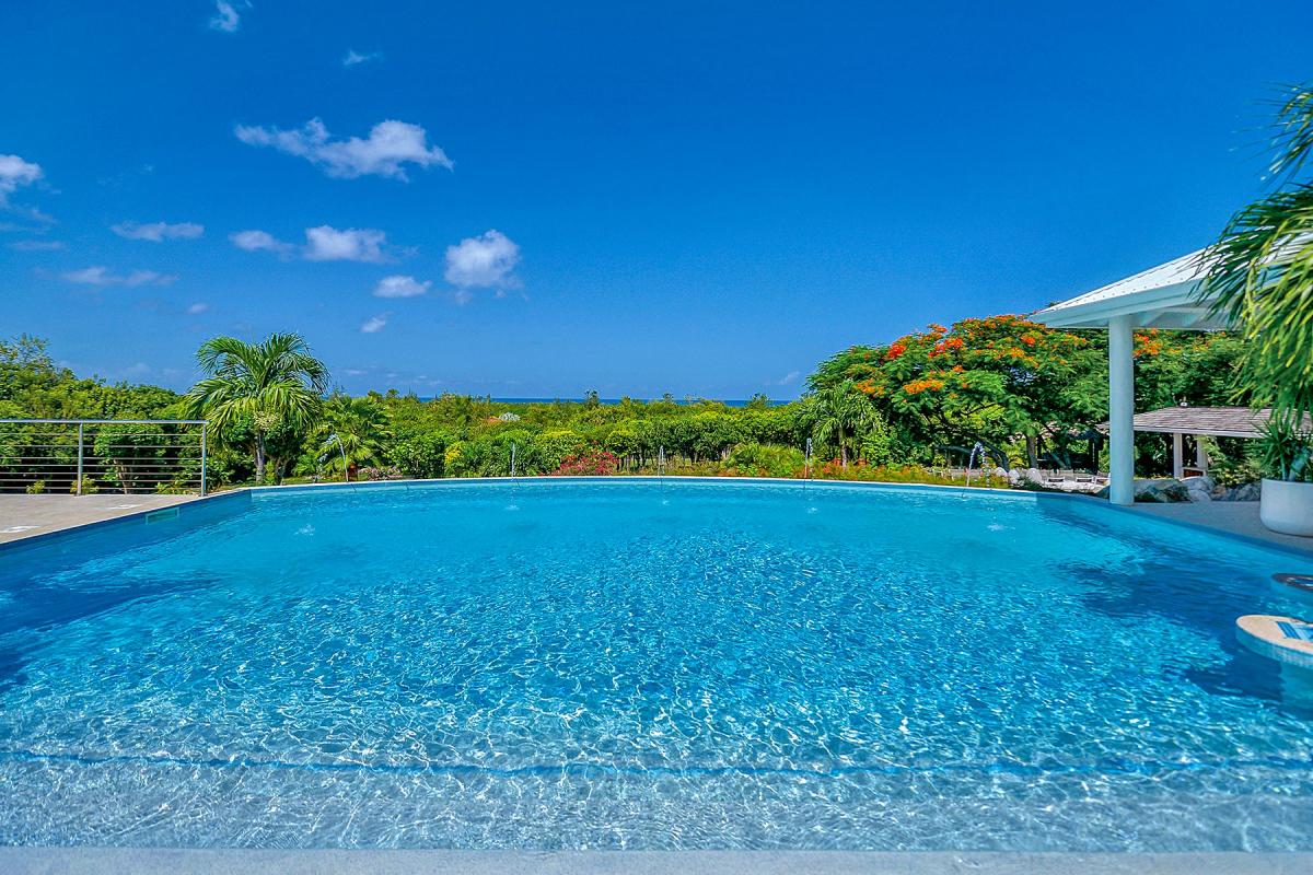 Villa Rental St Martin - Large pool view